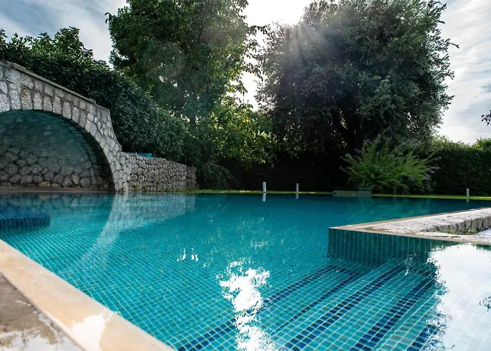 Capri Vittoria By Capri *